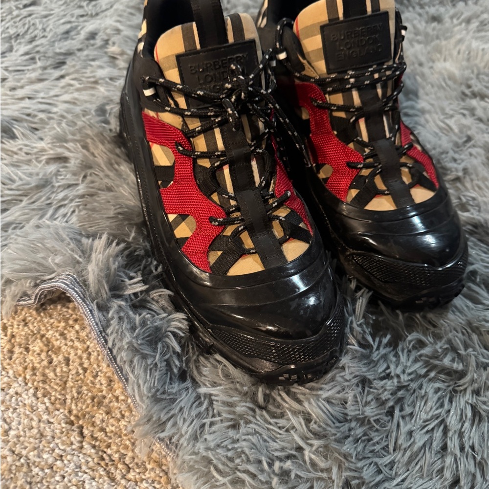 Burberry Men’s Red and Black Sneakers